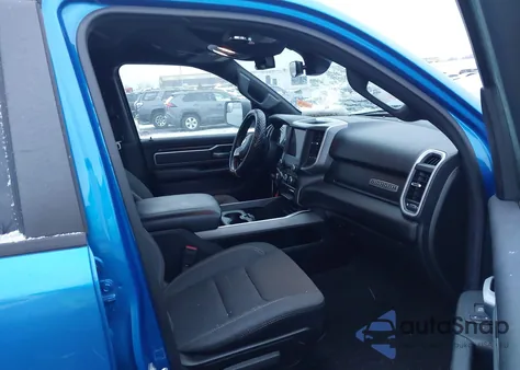 2021 Ram 1500 Big Horn 4X4 5'7 Box z USA, uszkodzony, nr VIN 1C6SRFFT6MN777642